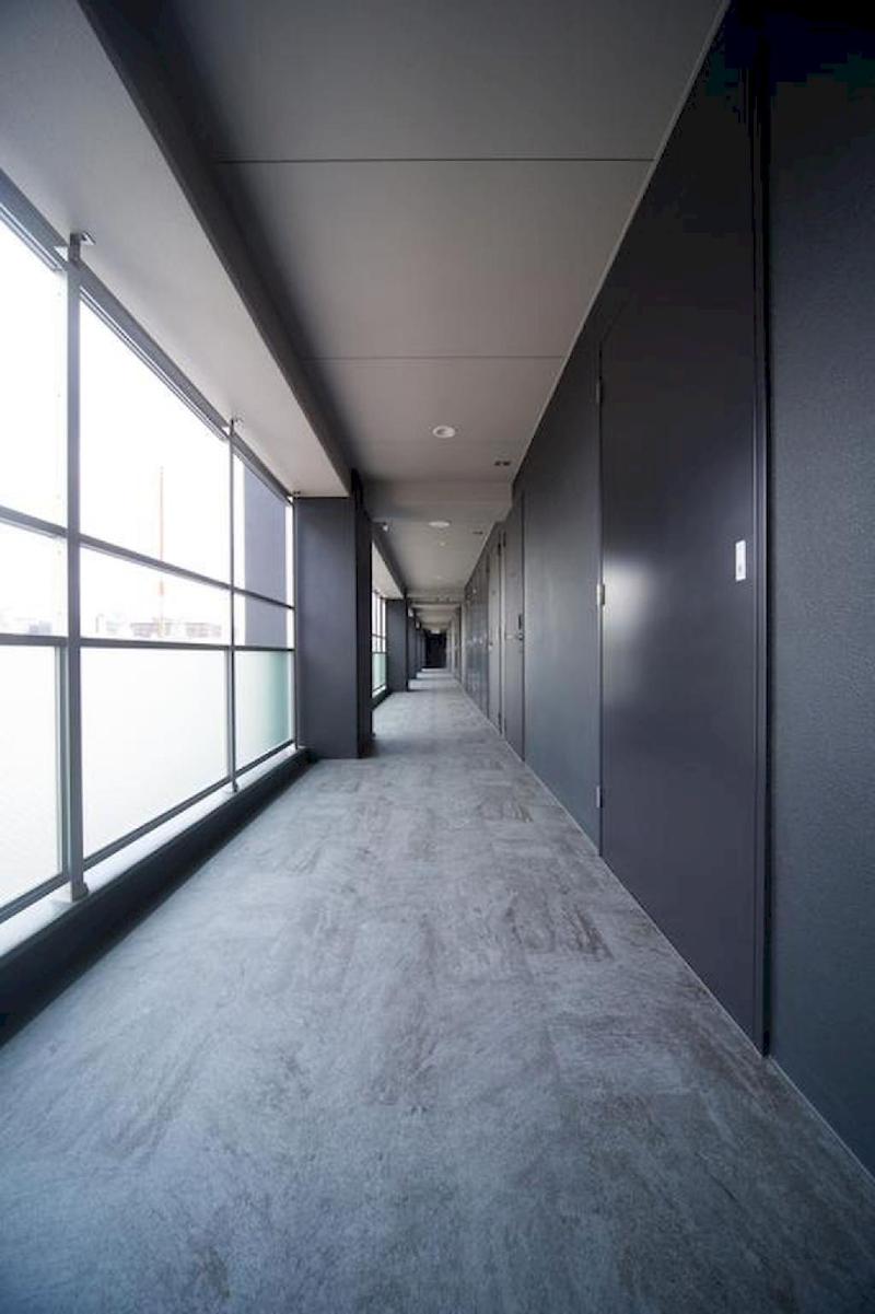 Shinsaibashi Higashi Crystal Hotel