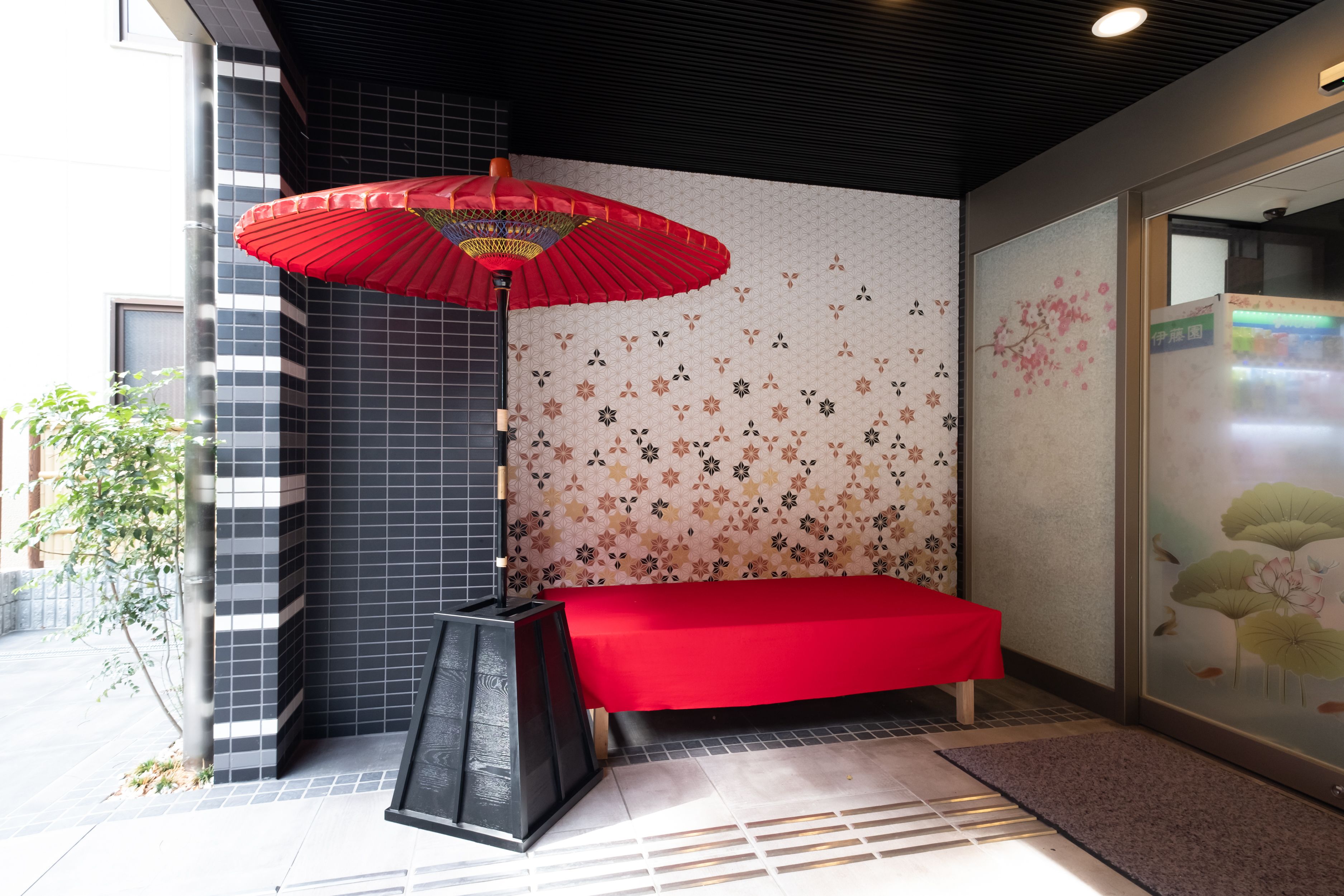 Shinsaibashi Higashi Crystal Hotel