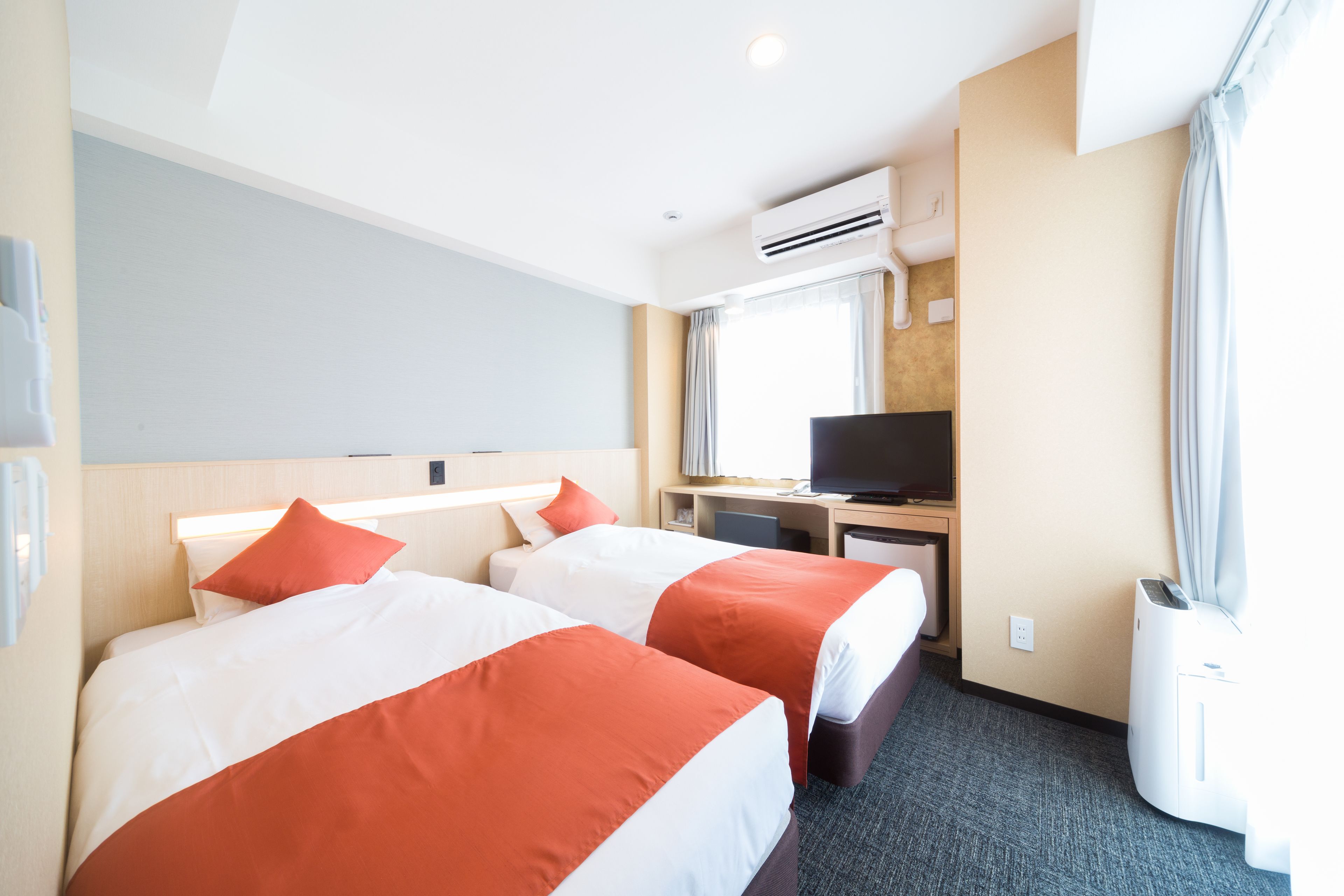 Shinsaibashi Higashi Crystal Hotel
