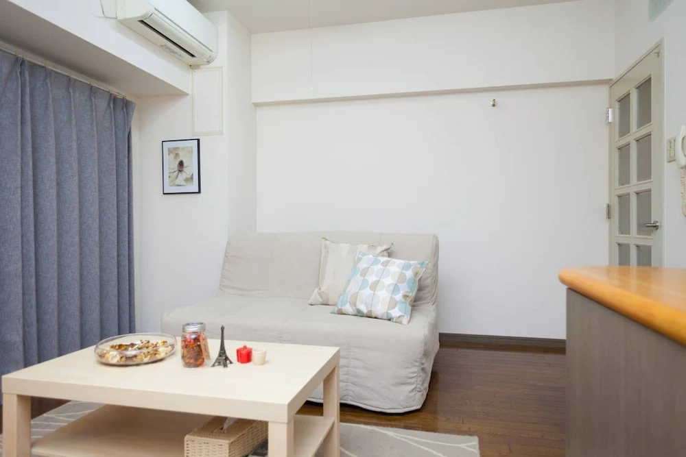 Shinsaibashi Midtown Apartments