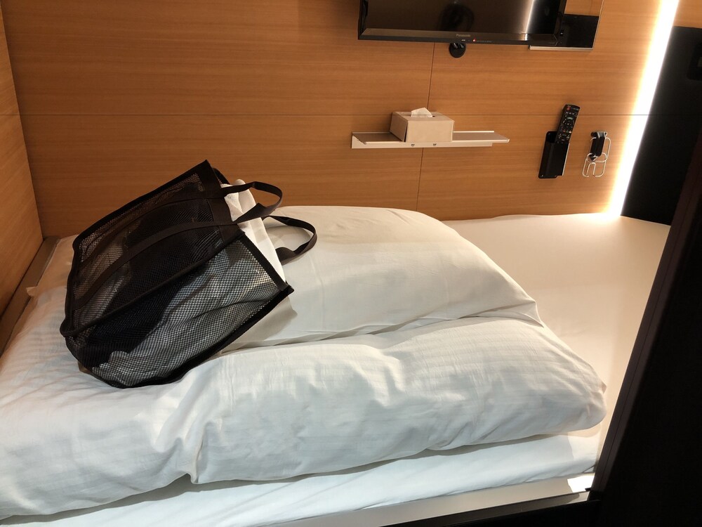 Tama Cabin Osaka Honmachi