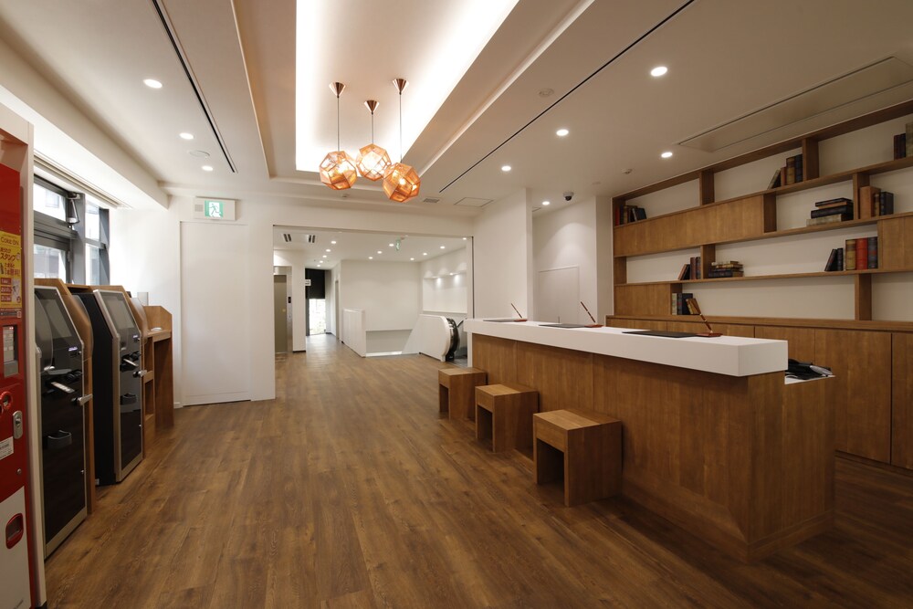 Tama Cabin Osaka Honmachi