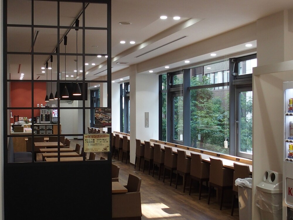 Tama Cabin Osaka Honmachi
