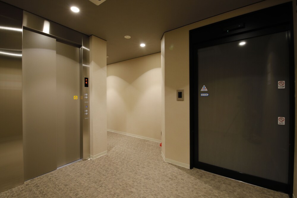 Tama Cabin Osaka Honmachi