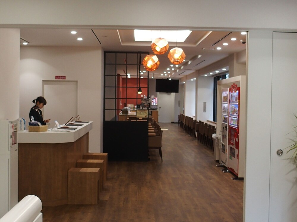 Tama Cabin Osaka Honmachi