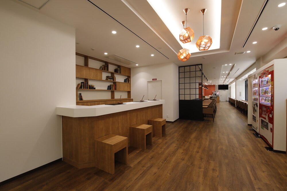 Tama Cabin Osaka Honmachi