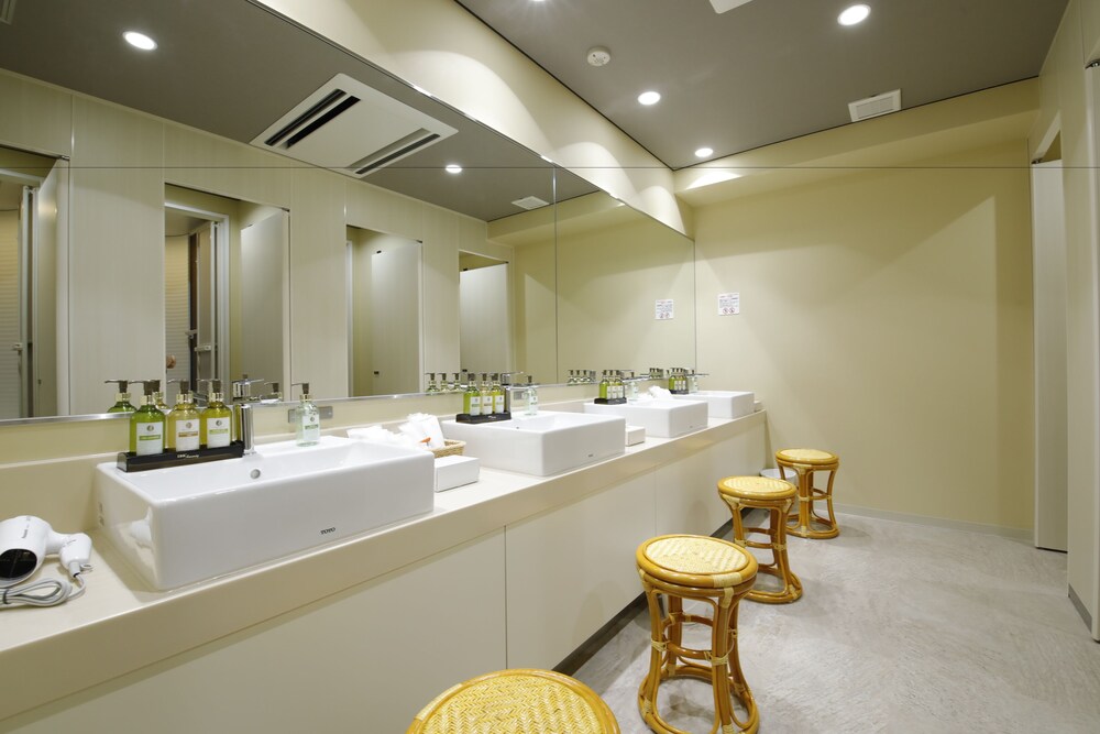 Tama Cabin Osaka Honmachi
