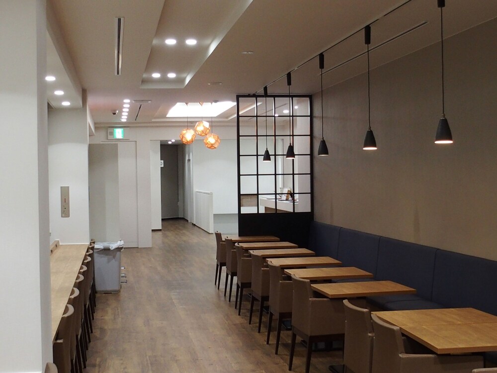 Tama Cabin Osaka Honmachi