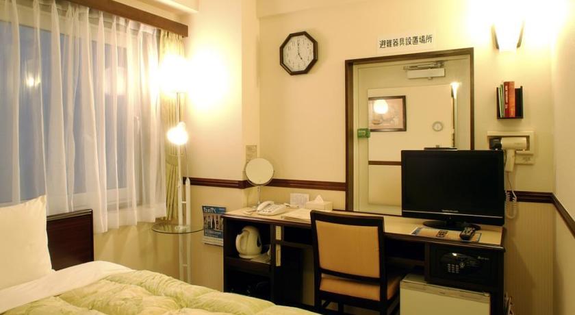 Toyoko Inn Osaka Tsuruhashi Ekimae