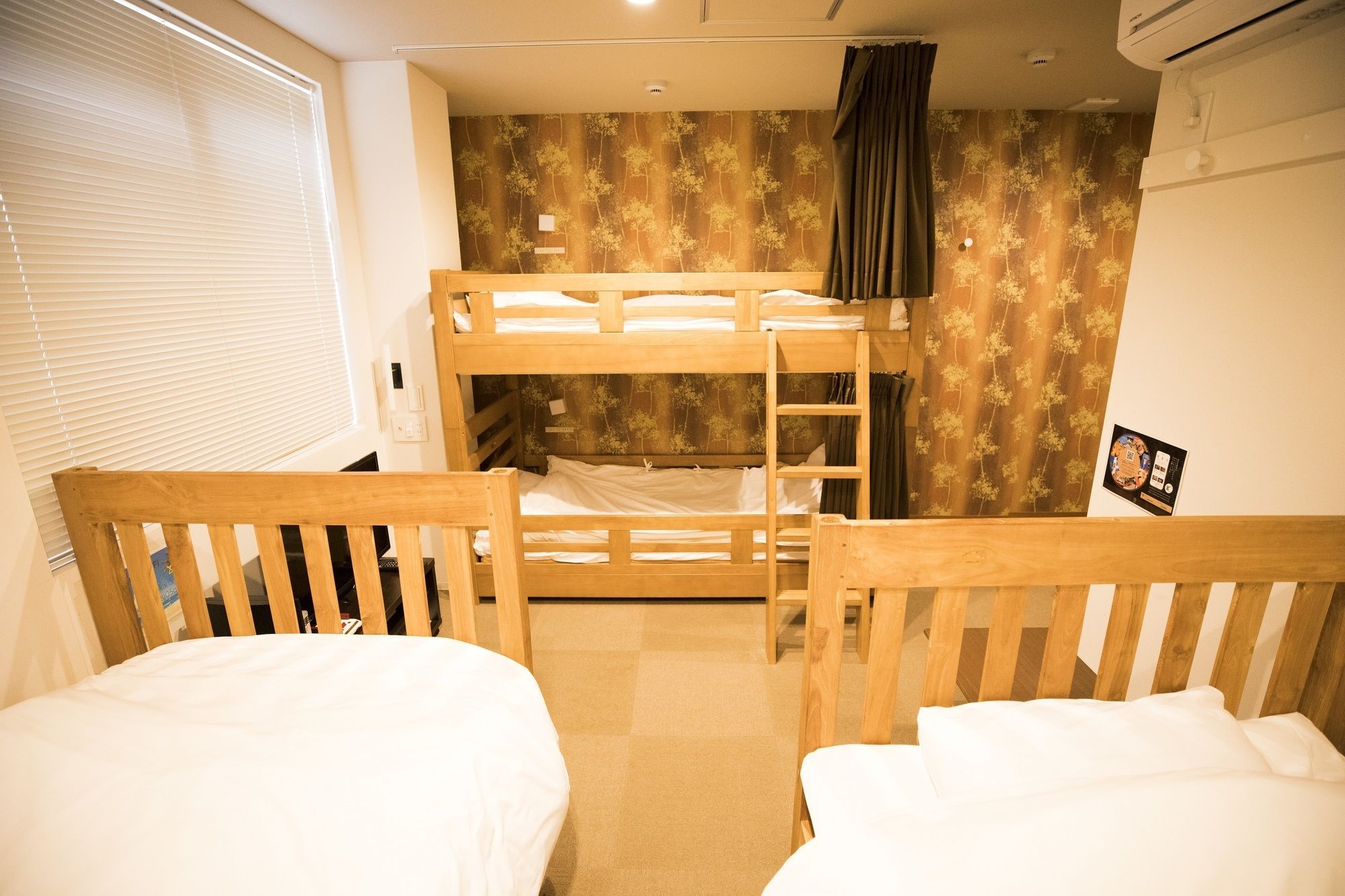 Yadokari Namba Hostel