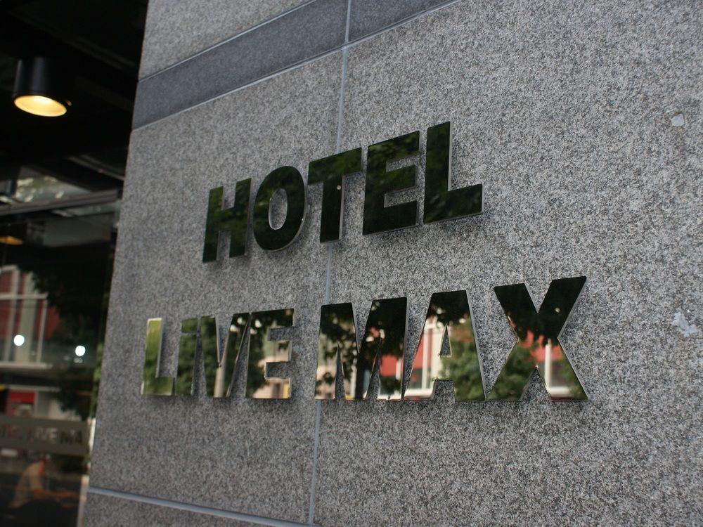 Hotel Livemax Esaka
