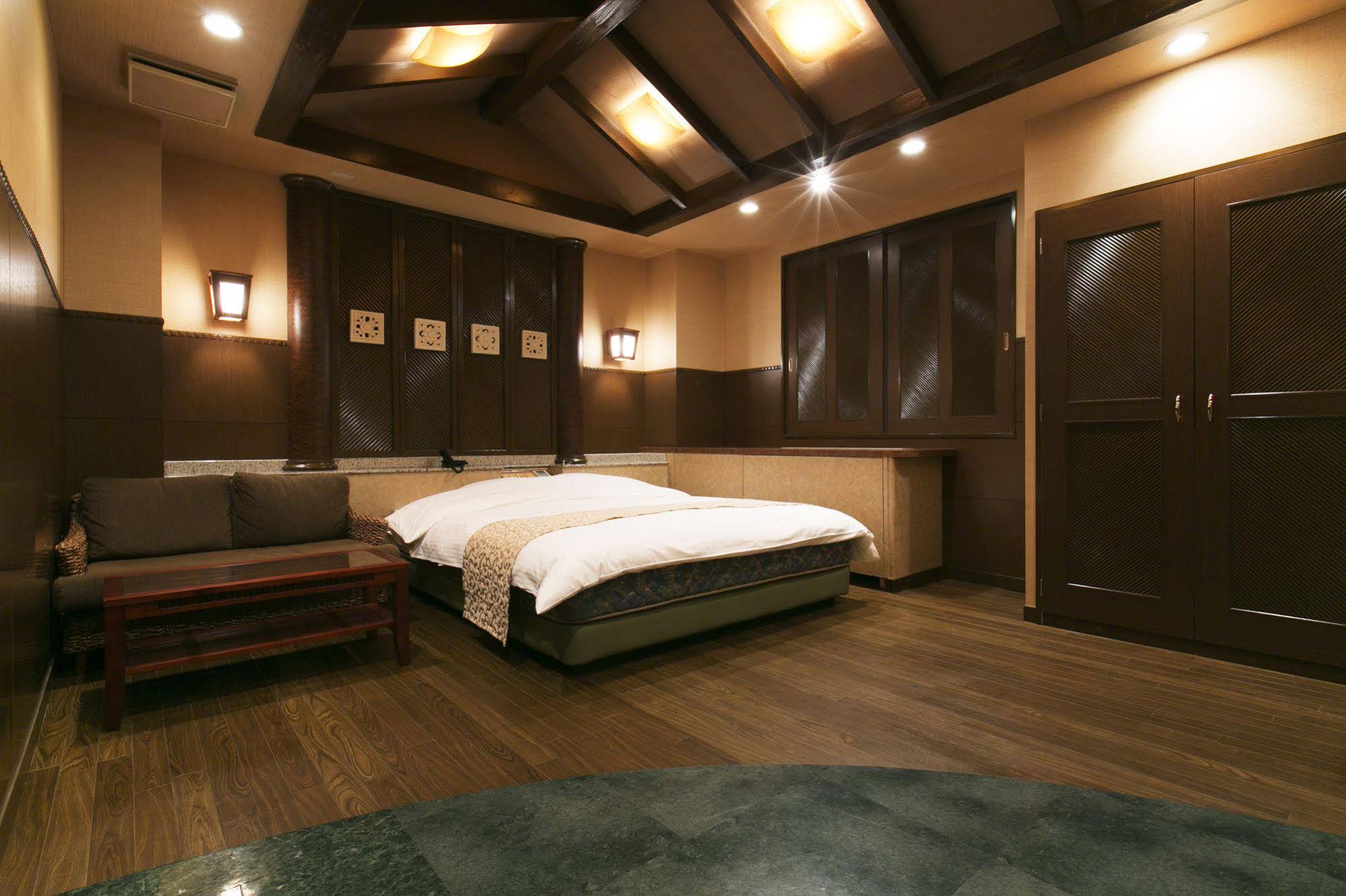Hotel Atlantis Toyonaka Adults Only