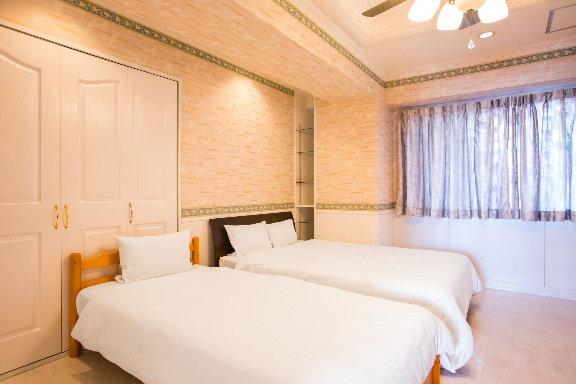 Beachside Condominium