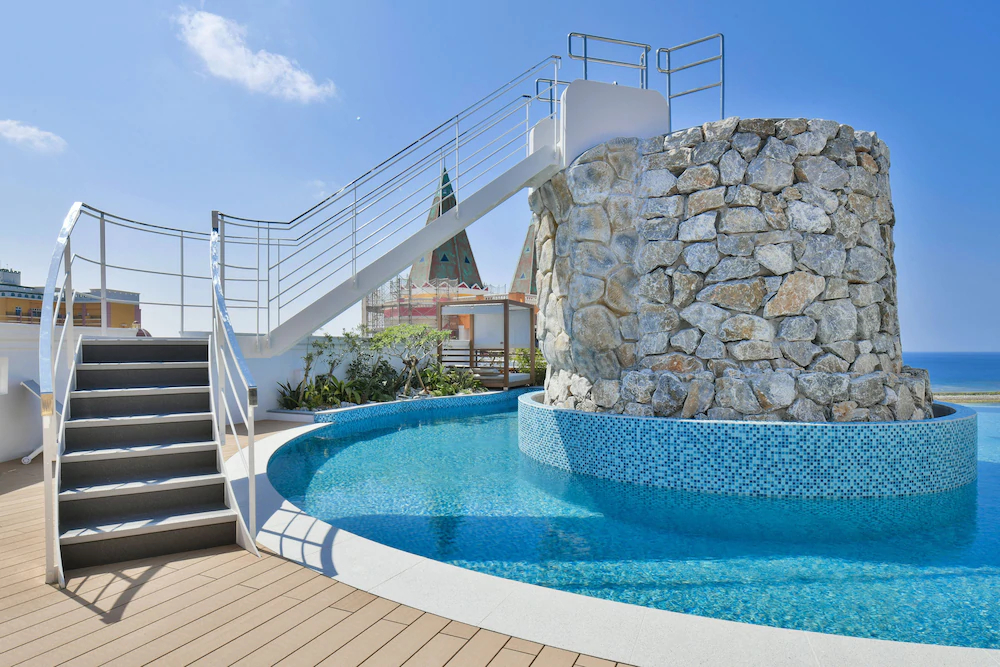 Lequ Okinawa Chatan Spa & Resort