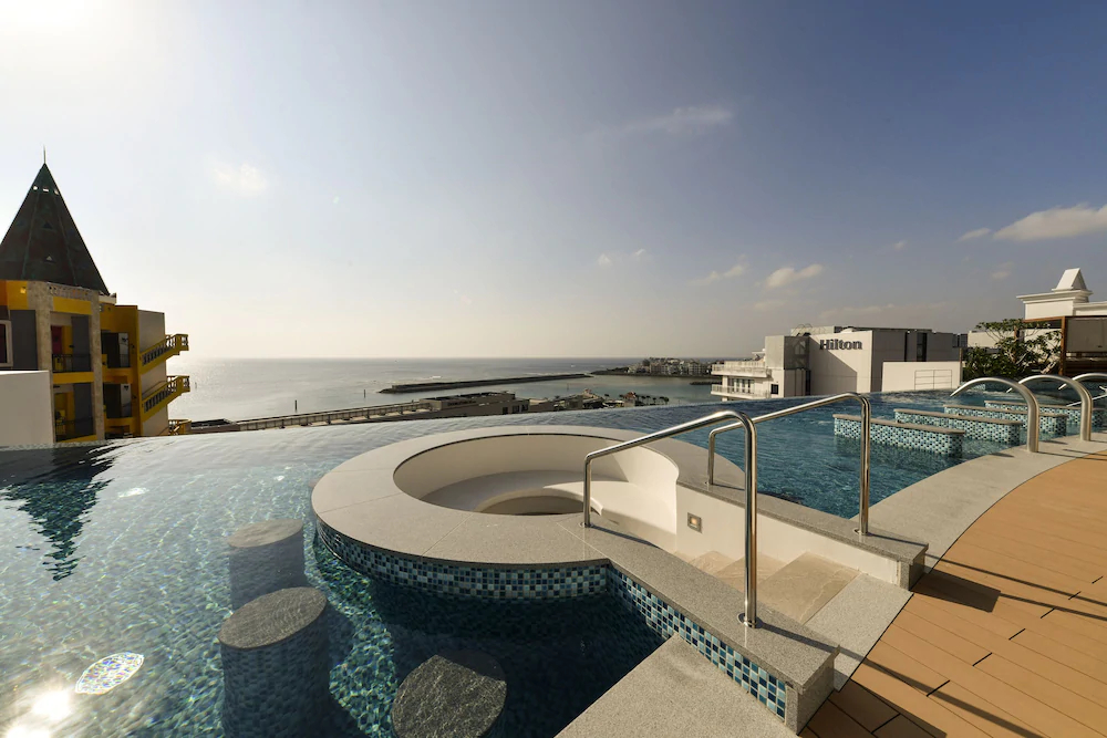 Lequ Okinawa Chatan Spa & Resort