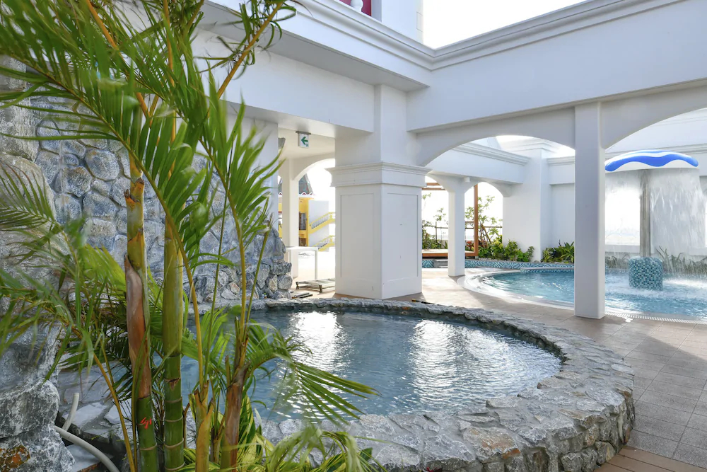 Lequ Okinawa Chatan Spa & Resort