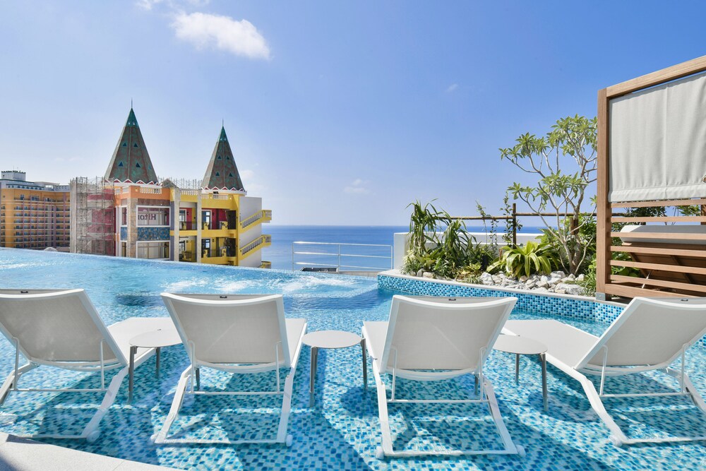 Lequ Okinawa Chatan Spa & Resort
