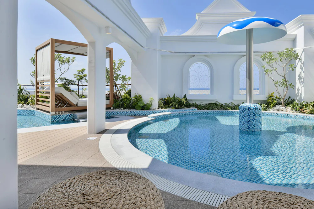 Lequ Okinawa Chatan Spa & Resort