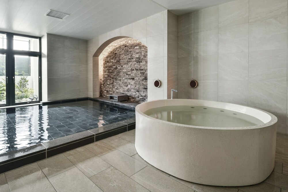 Lequ Okinawa Chatan Spa & Resort