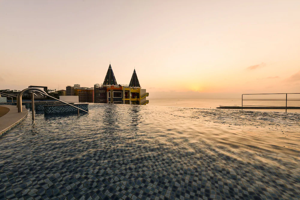Lequ Okinawa Chatan Spa & Resort