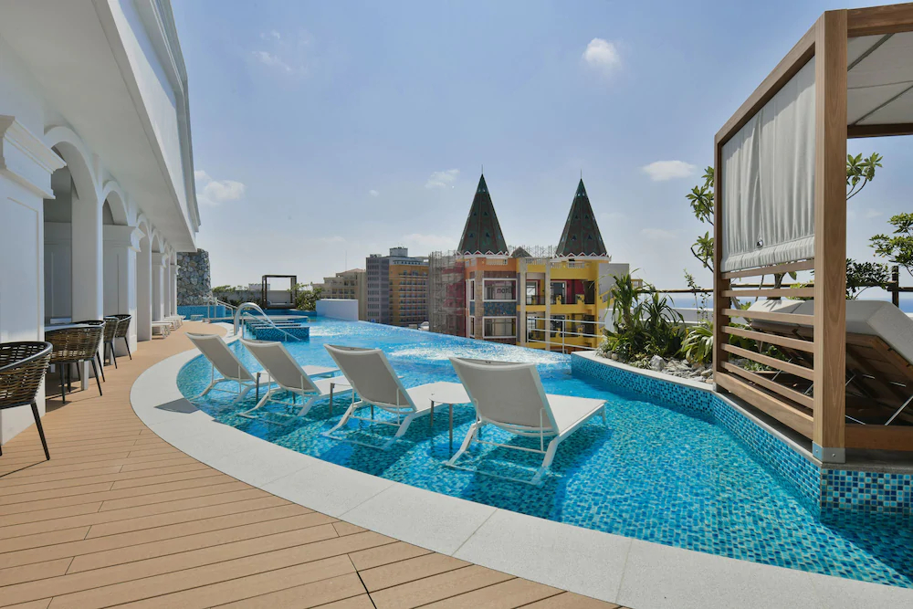 Lequ Okinawa Chatan Spa & Resort