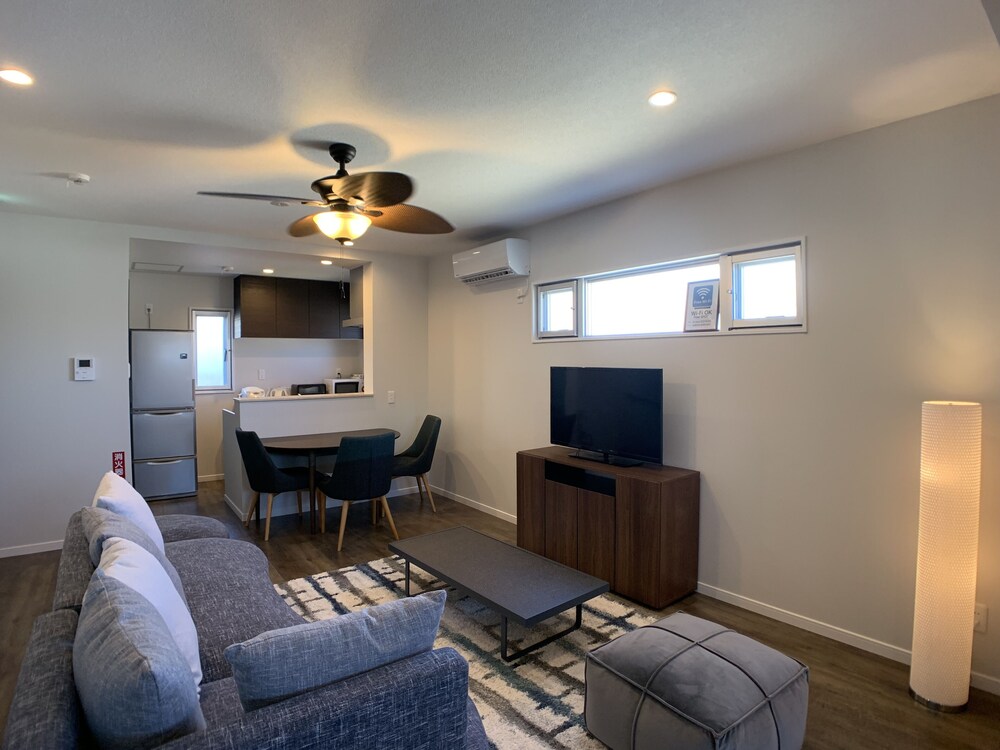 Tsukasa Condo Chatan Araha