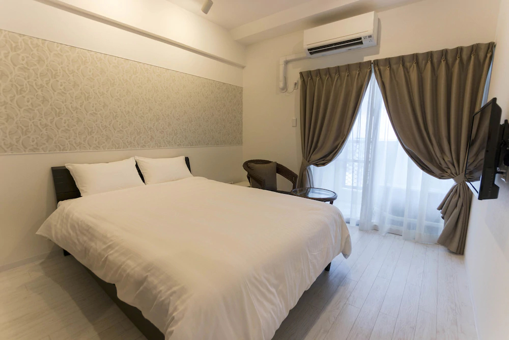 Y'Rise To Hotel Itoman