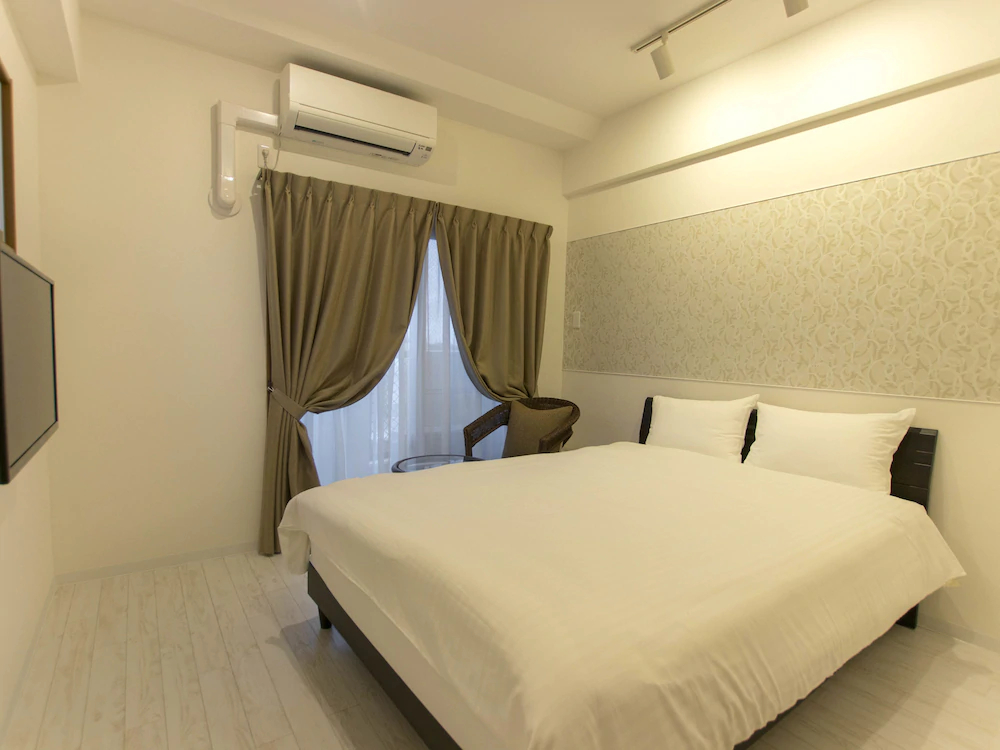 Y'Rise To Hotel Itoman