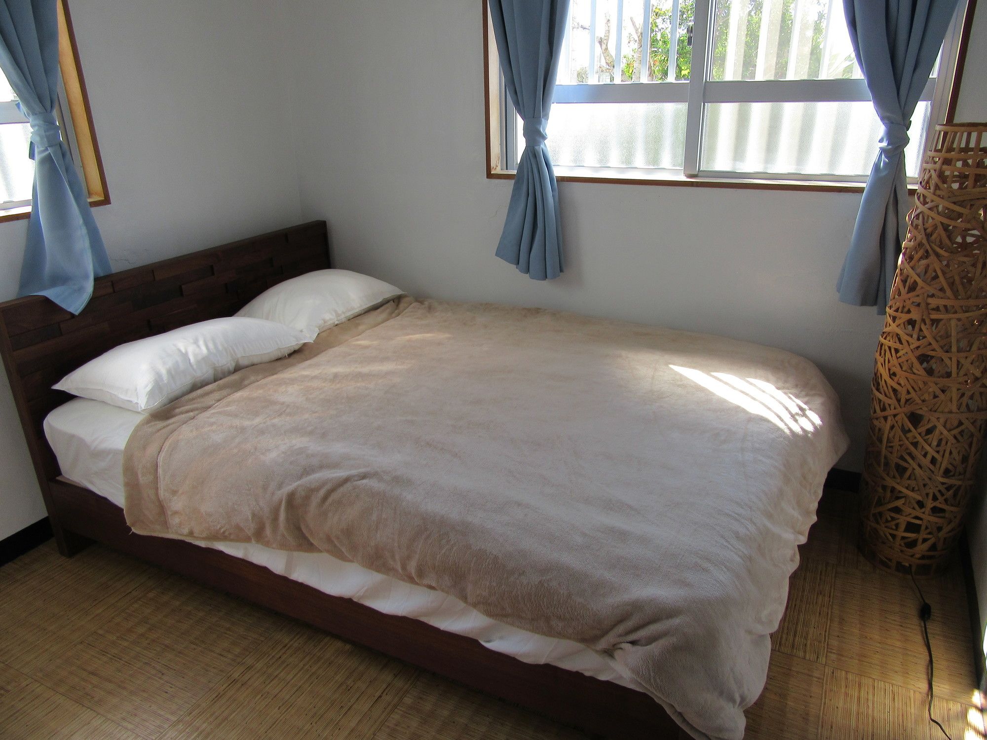 Guest House Head