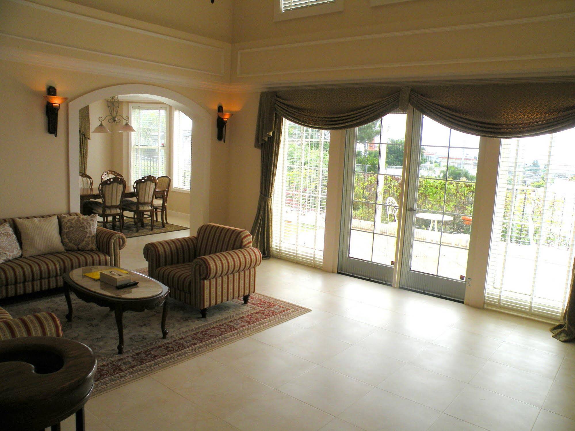 Okinawa Villa Geihinkan