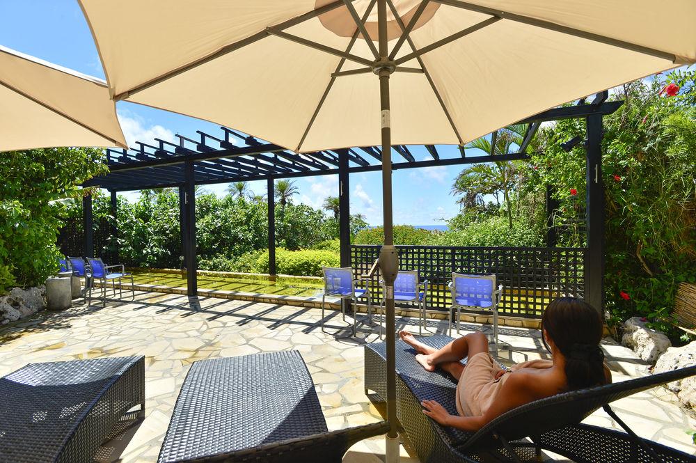 Hotel Breeze Bay Marina