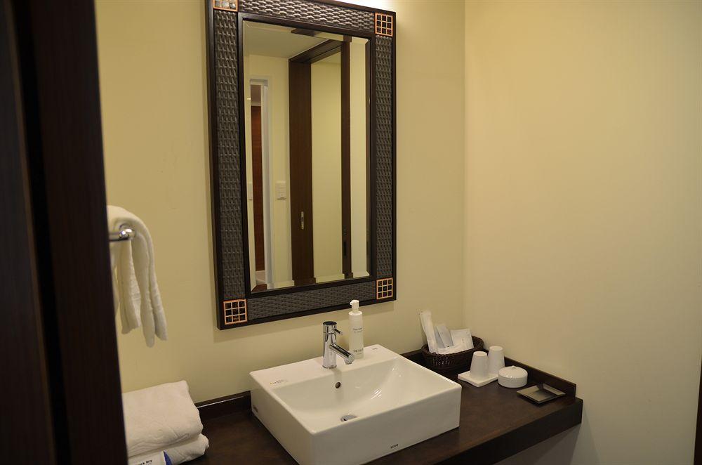 Hotel Breeze Bay Marina