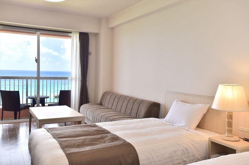 Hotel Breeze Bay Marina