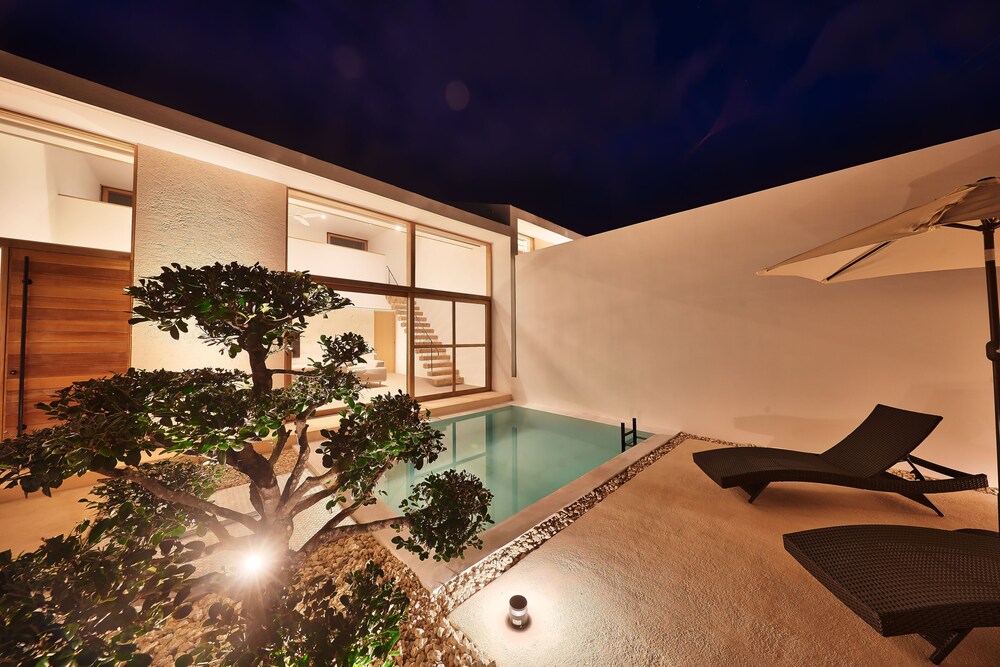 Villa de Fleur Secret Villas