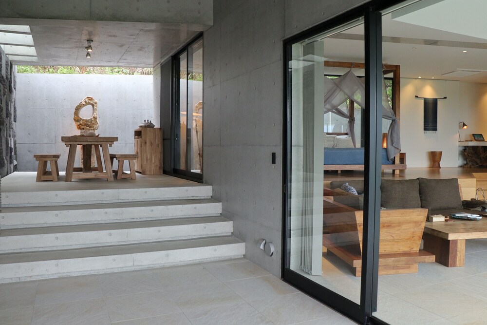 Leceb Sesoko Villa