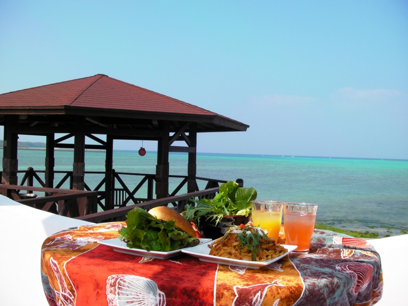 Umibe No Cafe and Restaurant Kanutan