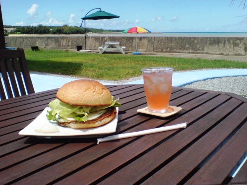 Umibe No Cafe and Restaurant Kanutan