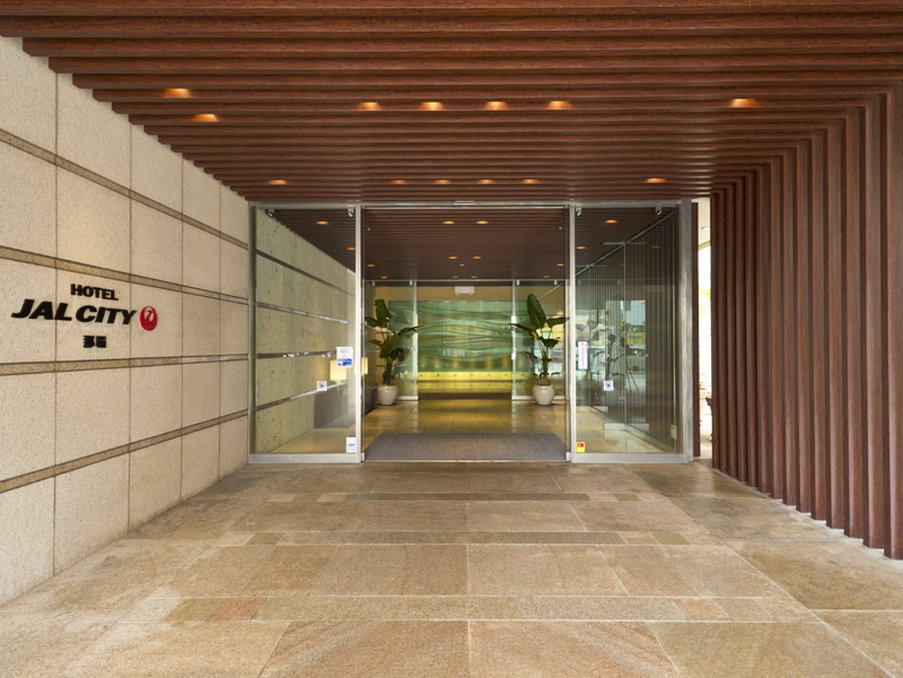 JAL City Naha