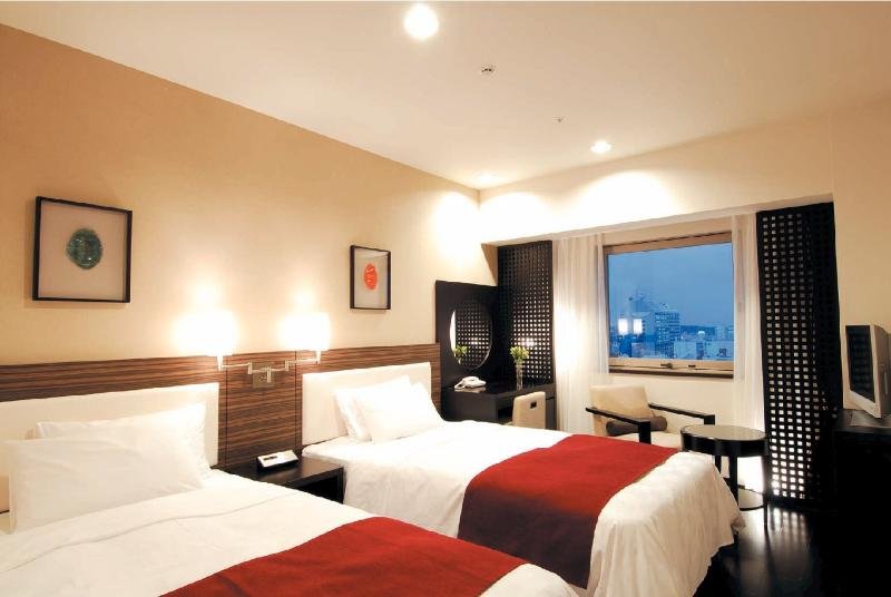JAL City Naha