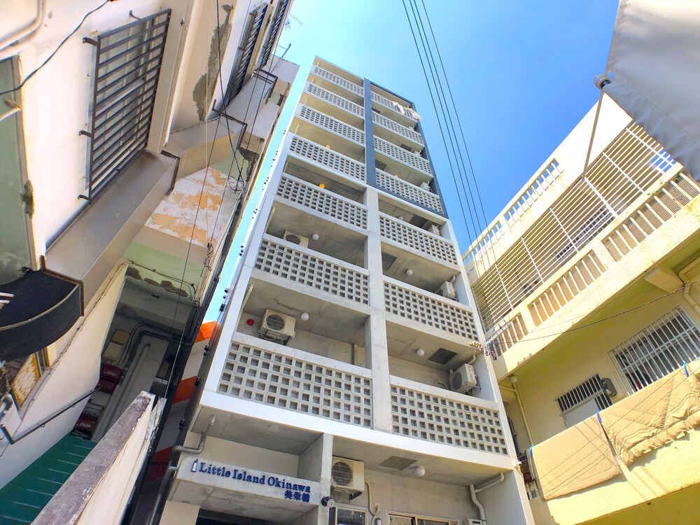 Little Island Okinawa Miebashi