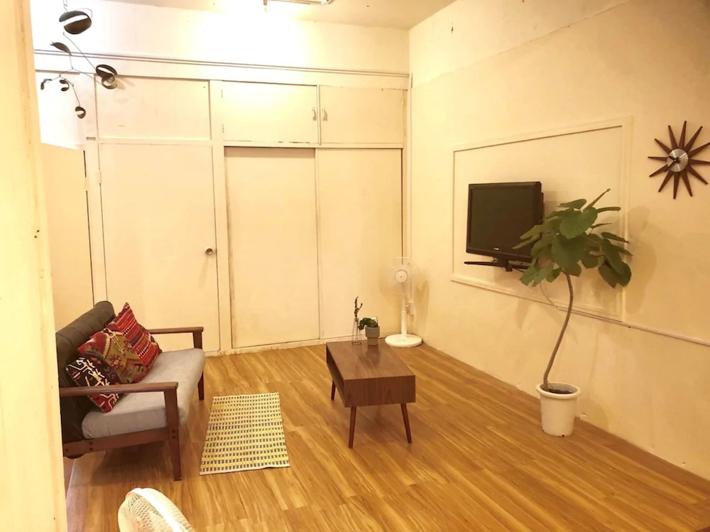 Pineapple Hotel