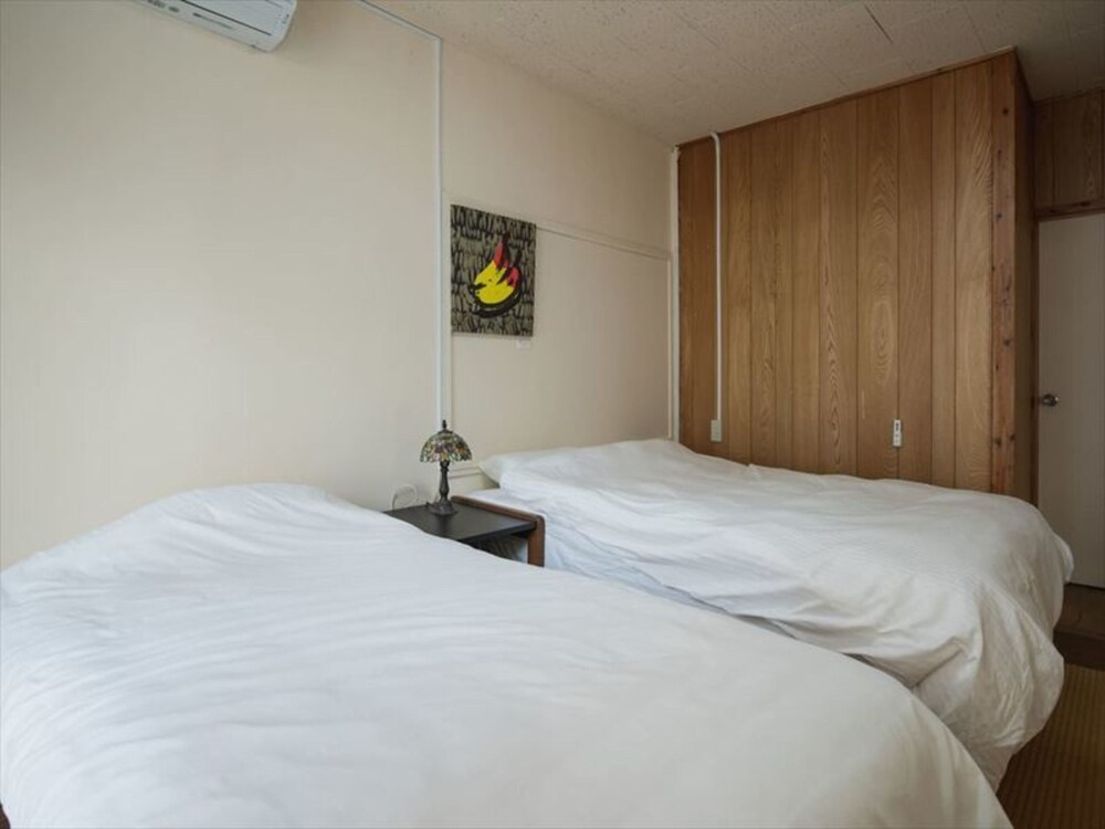 Pineapple Hotel