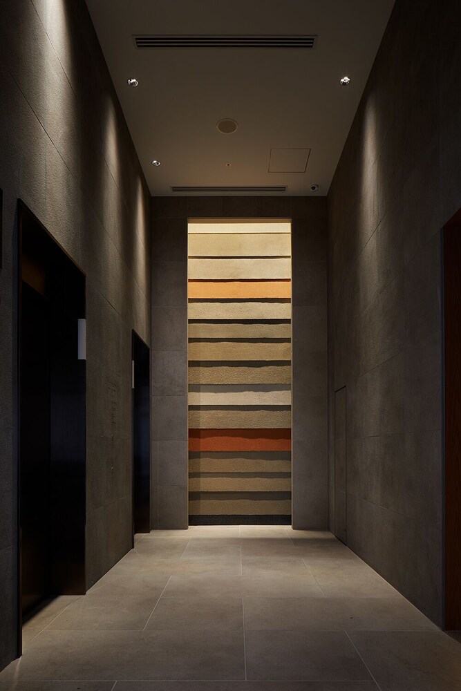 Strata Naha