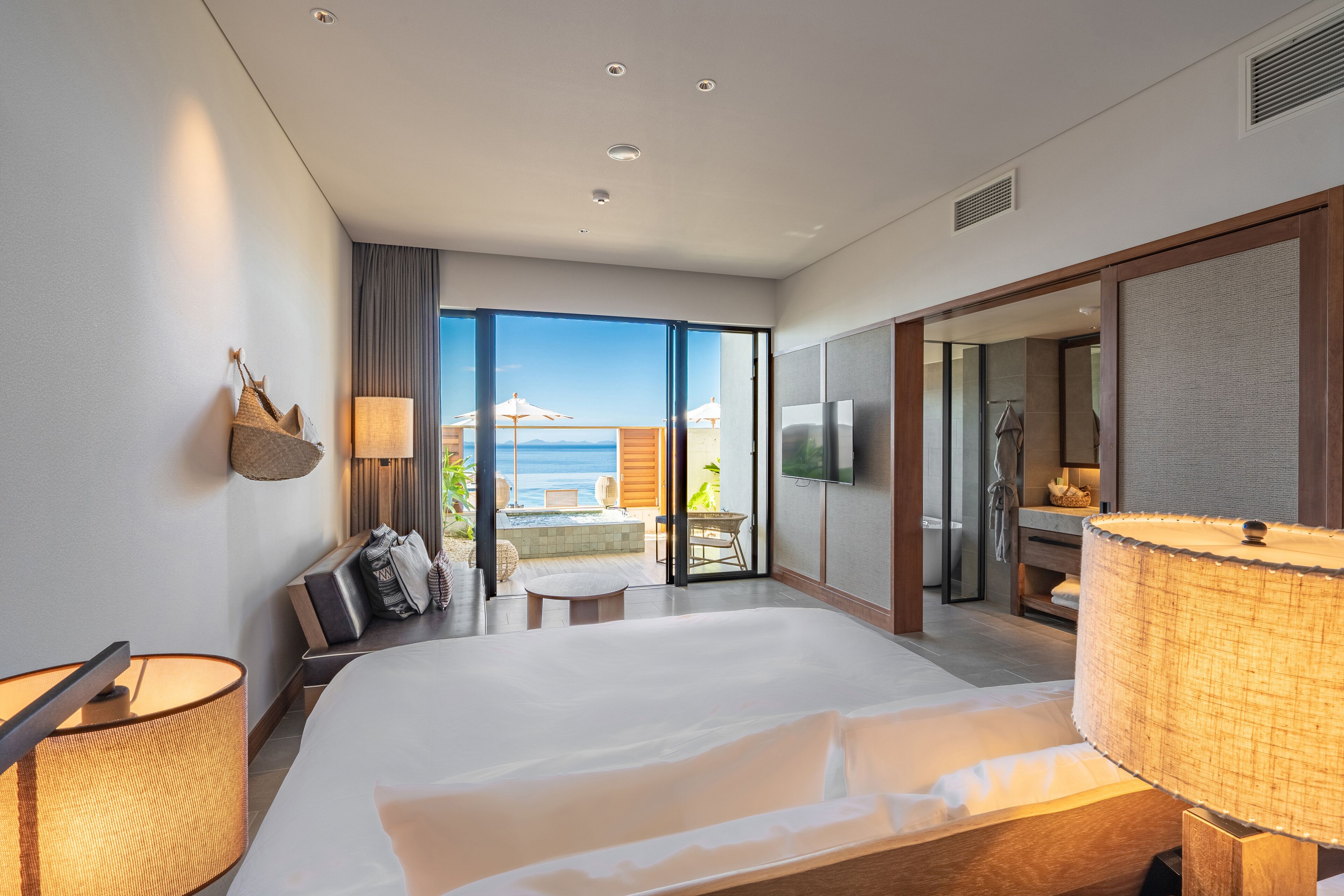 One Suite The Grand
