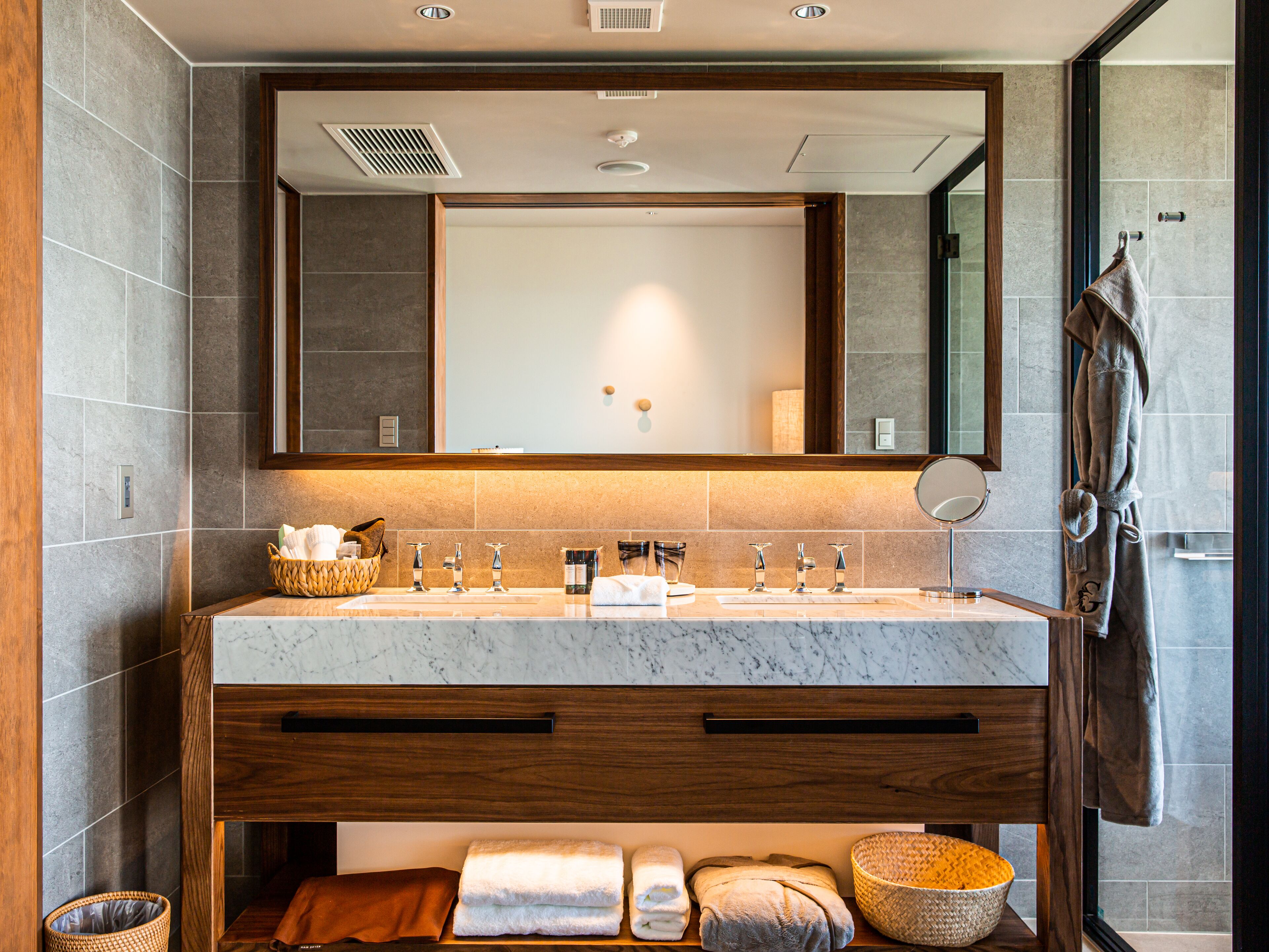 One Suite The Grand