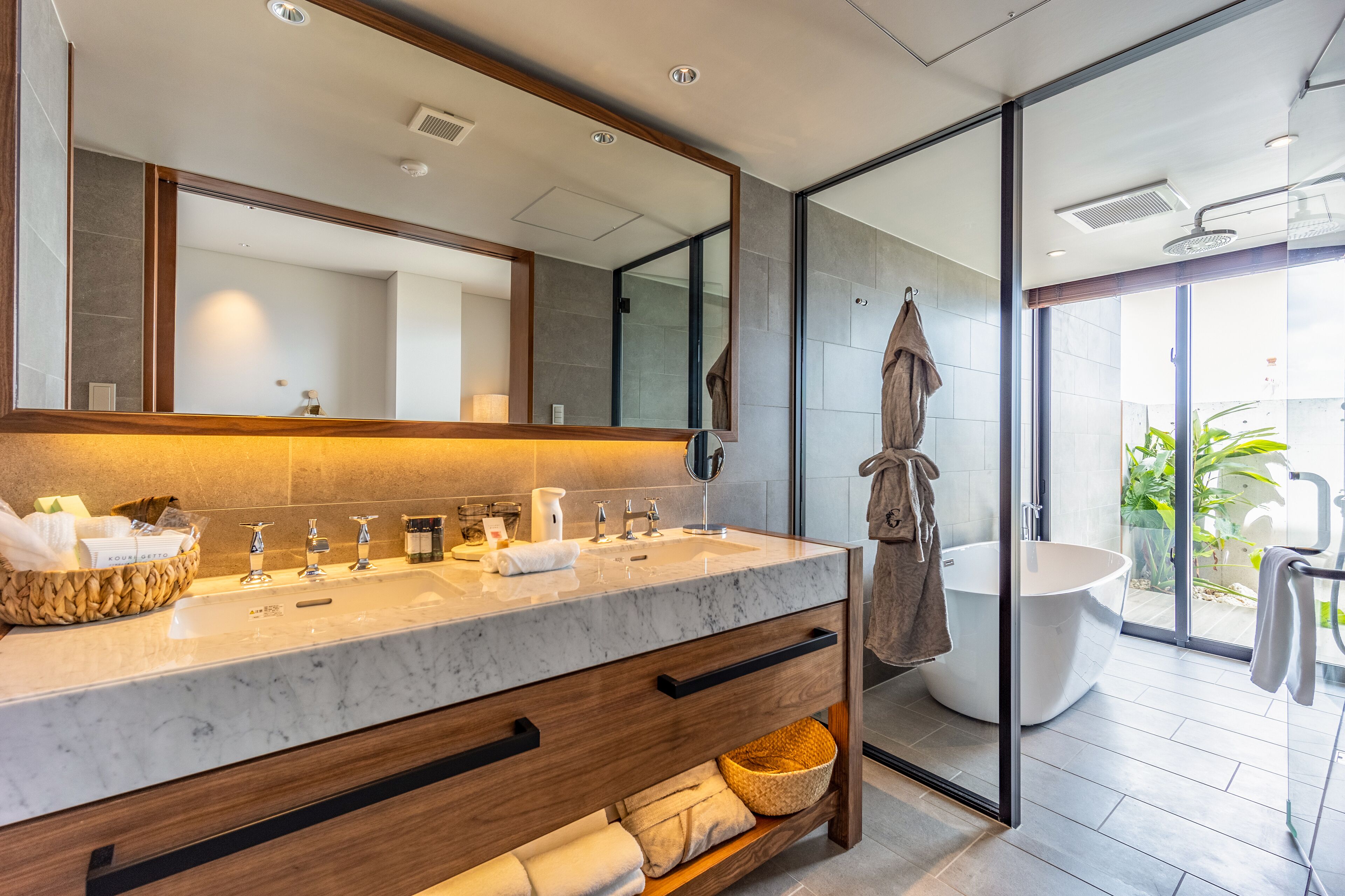 One Suite The Grand