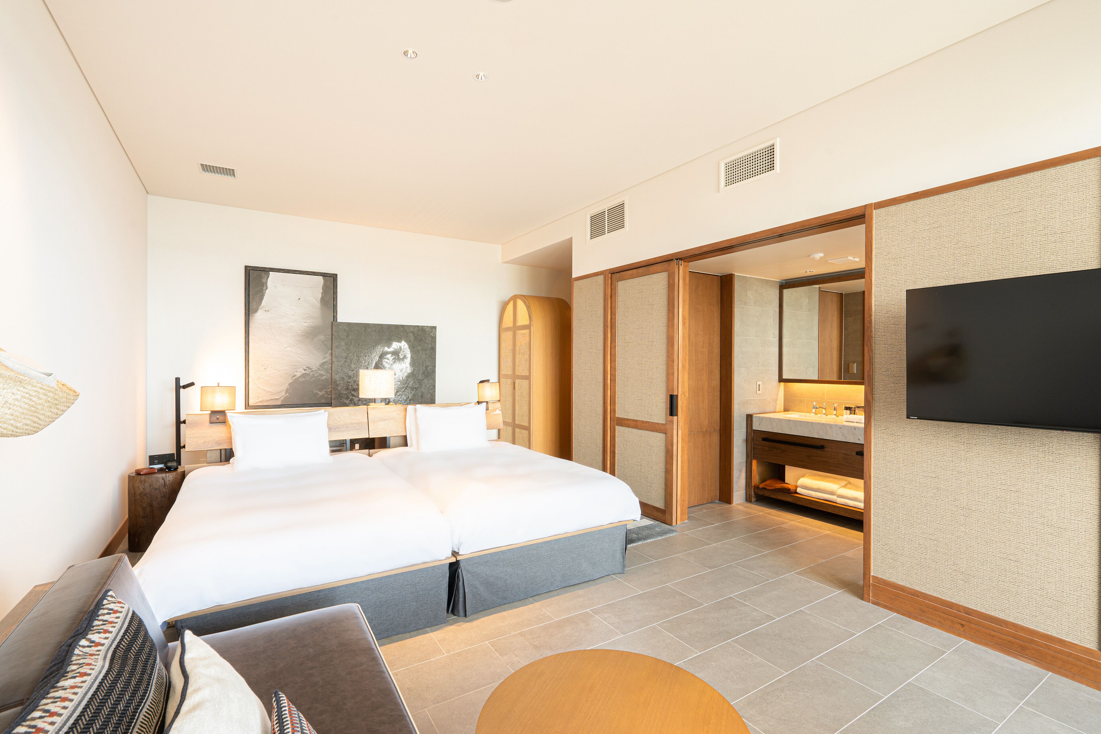 One Suite The Grand