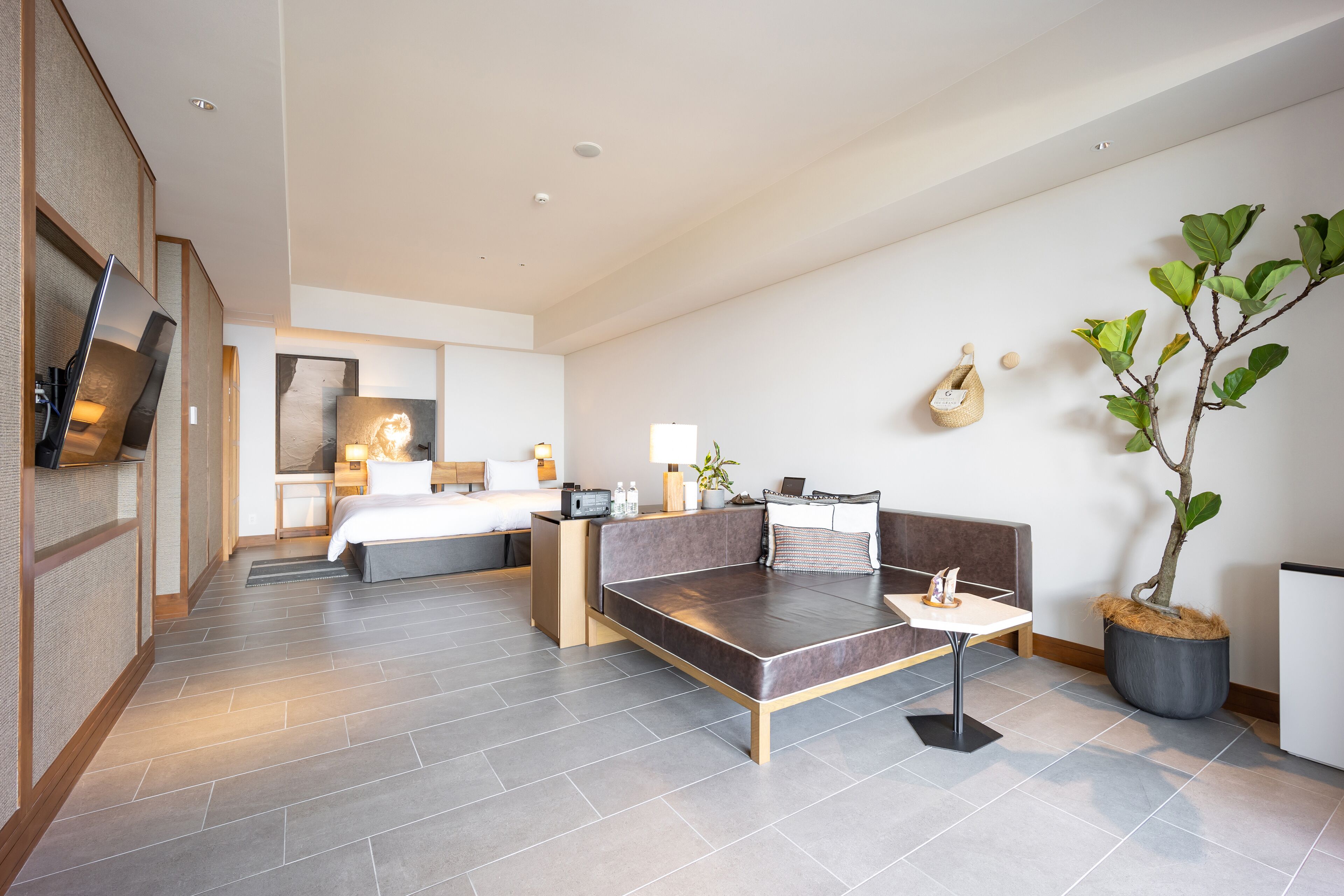 One Suite The Grand