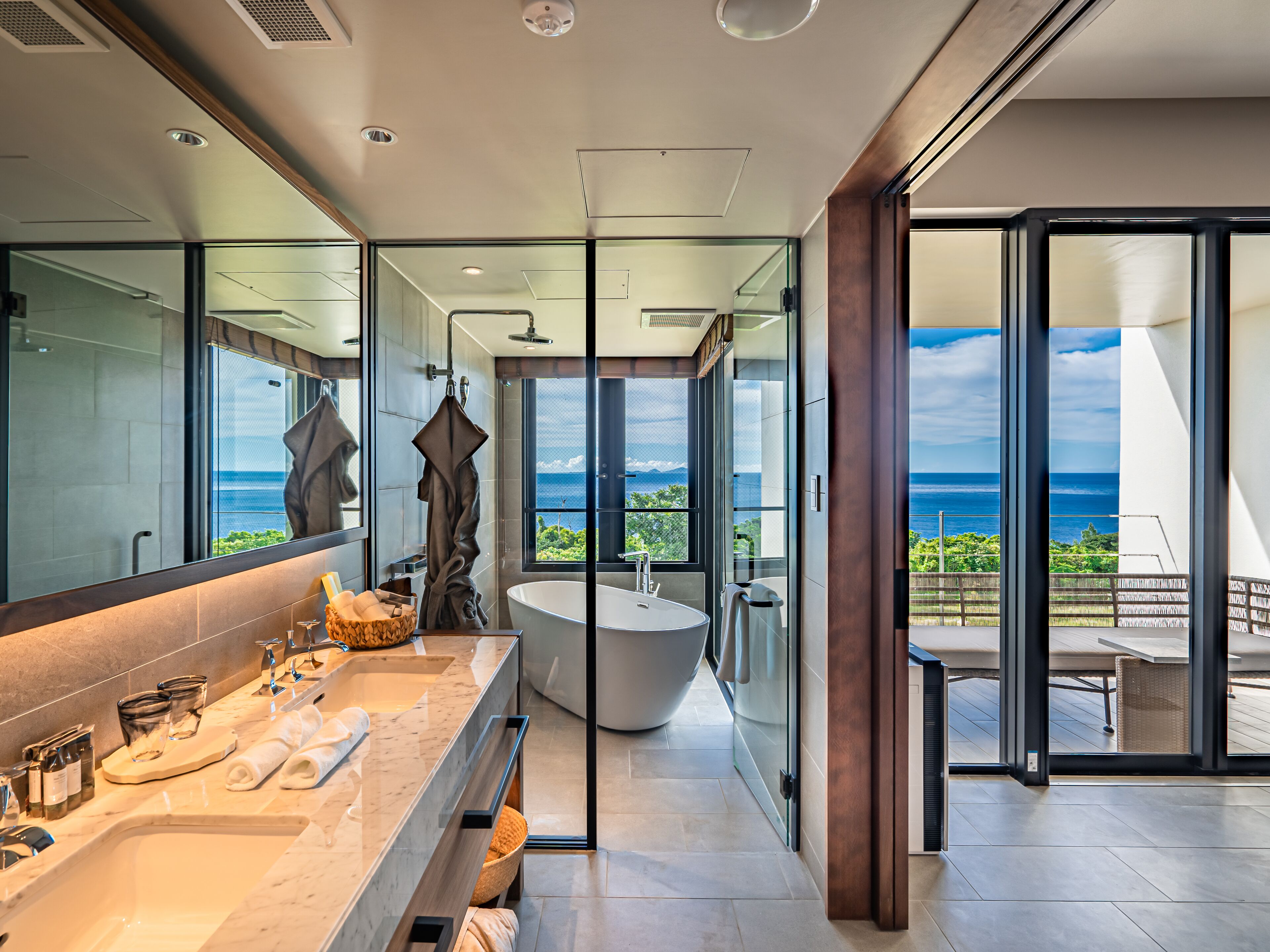 One Suite The Grand