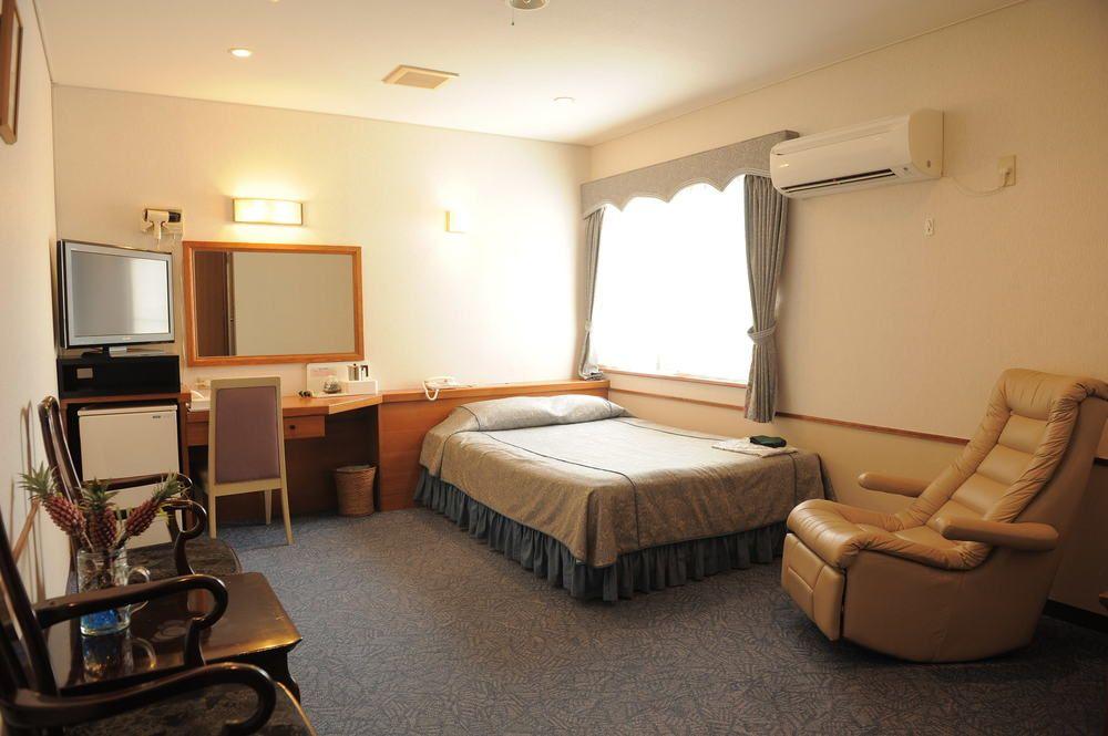 Crown Hotel Okinawa